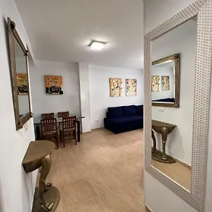 Centro - Beautiful , Newly Renovated 2 Bedroom Apartment Torremolinos